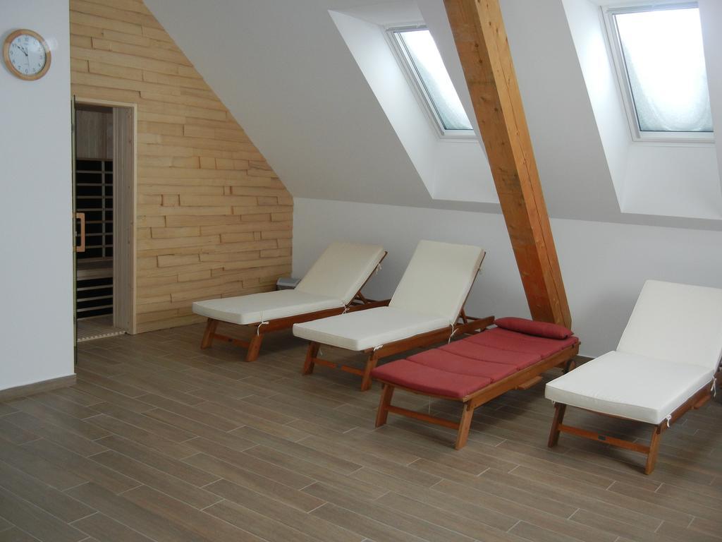 Guesthouse Macesen Spodnja Sorica Ngoại thất bức ảnh