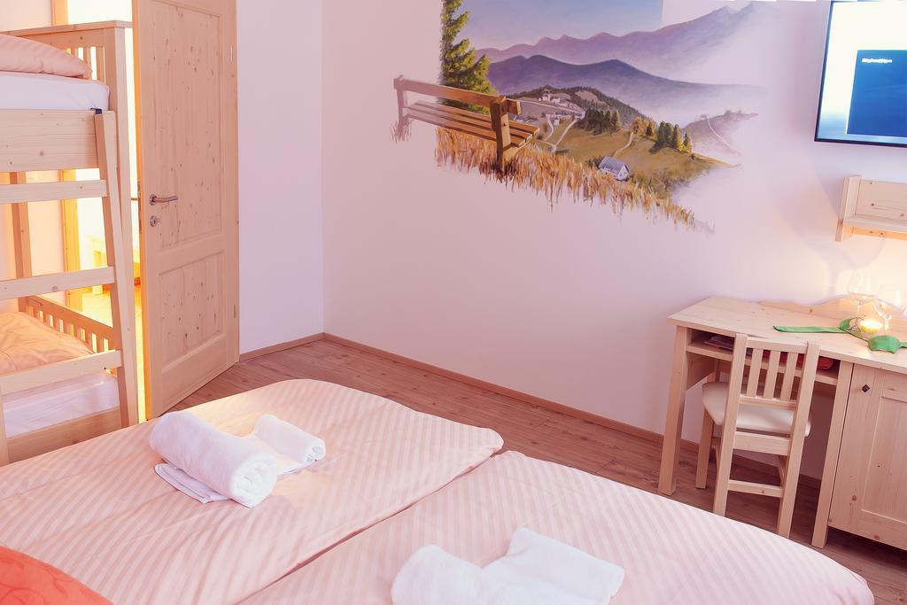 Guesthouse Macesen Spodnja Sorica Phòng bức ảnh