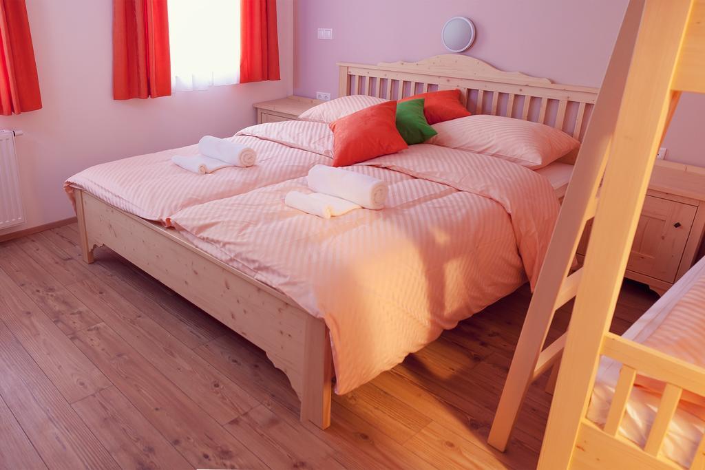 Guesthouse Macesen Spodnja Sorica Phòng bức ảnh