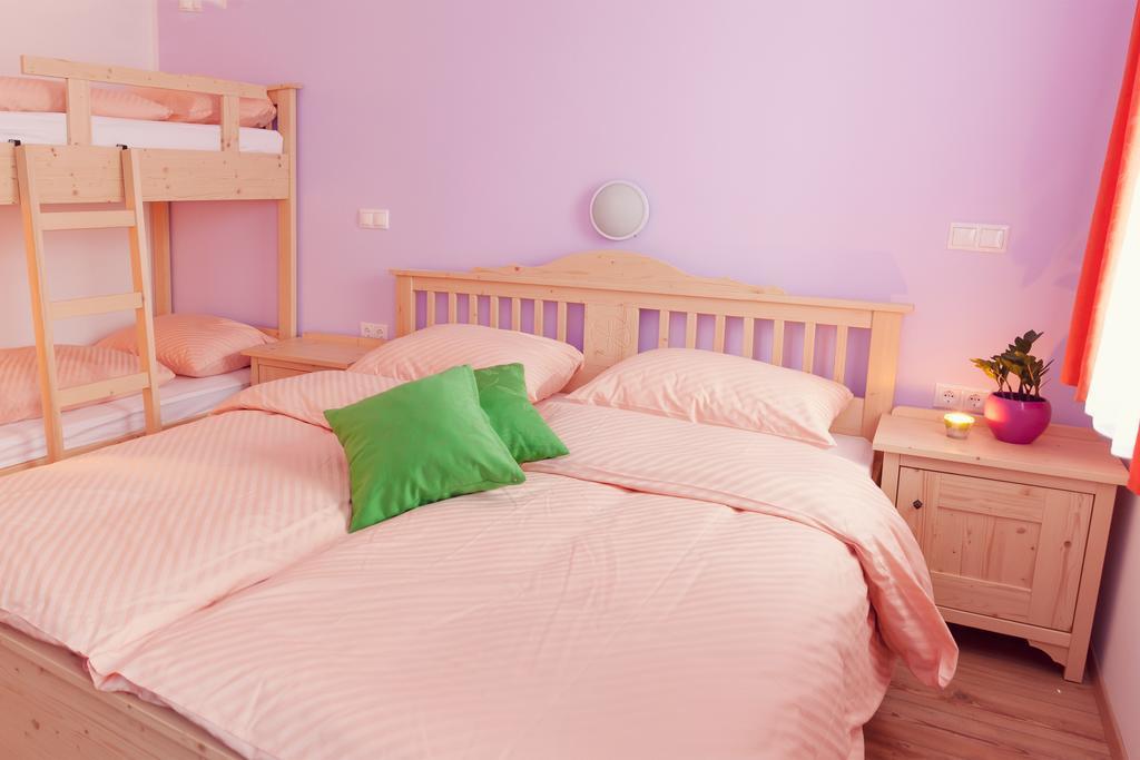 Guesthouse Macesen Spodnja Sorica Phòng bức ảnh