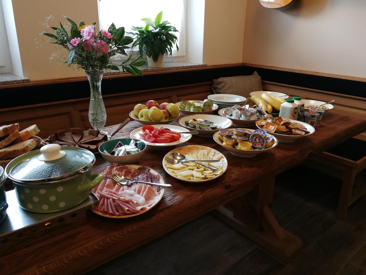 Guesthouse Macesen Spodnja Sorica Ngoại thất bức ảnh